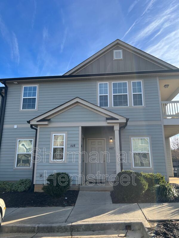 Primary Photo - 608 Joiner Cir