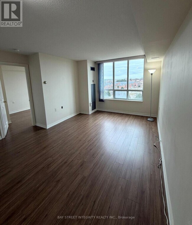 Photo du bâtiment - 2627 McCowan Rd