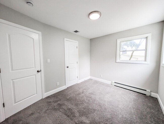 Foto del edificio - 40 Quintuck Ln