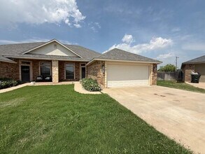 Building Photo - 4102 Carrera Ln