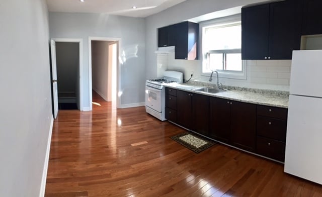 Building Photo - 796 Ossington Av