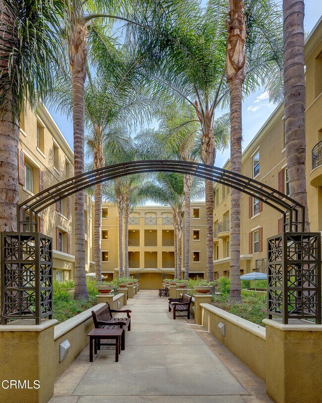 Foto del edificio - 128 N Oak Knoll Ave