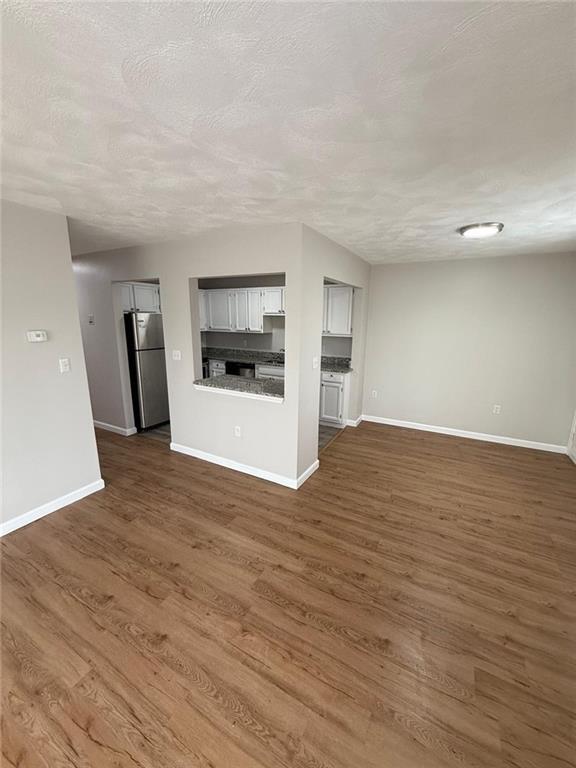 Foto del edificio - 400 New River Rd