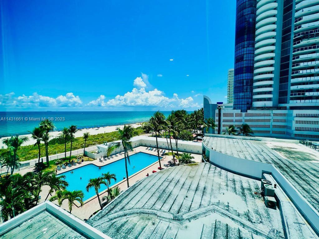 Primary Photo - 6345 Collins Ave