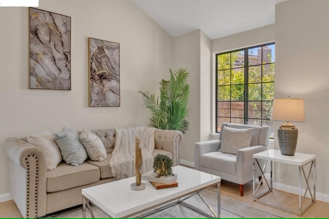 Building Photo - 582 Old Evans Rd