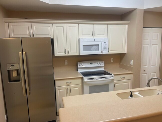Foto del edificio - 2888 Hidden Hills Rd