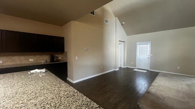 Building Photo - 223 Camellia Dr