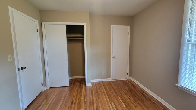 Building Photo - 6408 Robinhood Ln NW