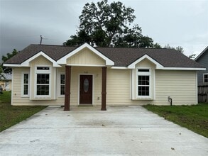 Building Photo - 903 Harris Ave