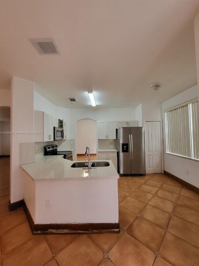 Foto del edificio - 11242 NW 74th Terrace