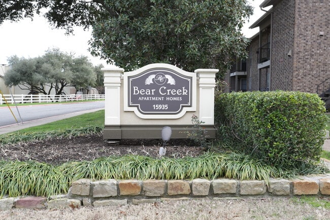 Building Photo - Adair off Addison