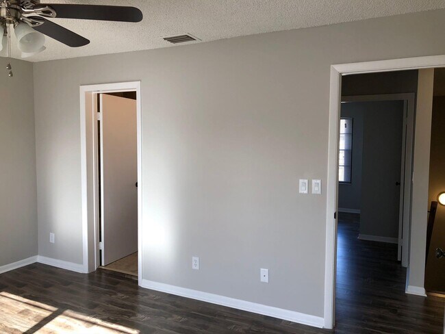 Foto del edificio - 5145 Breckenridge Pl