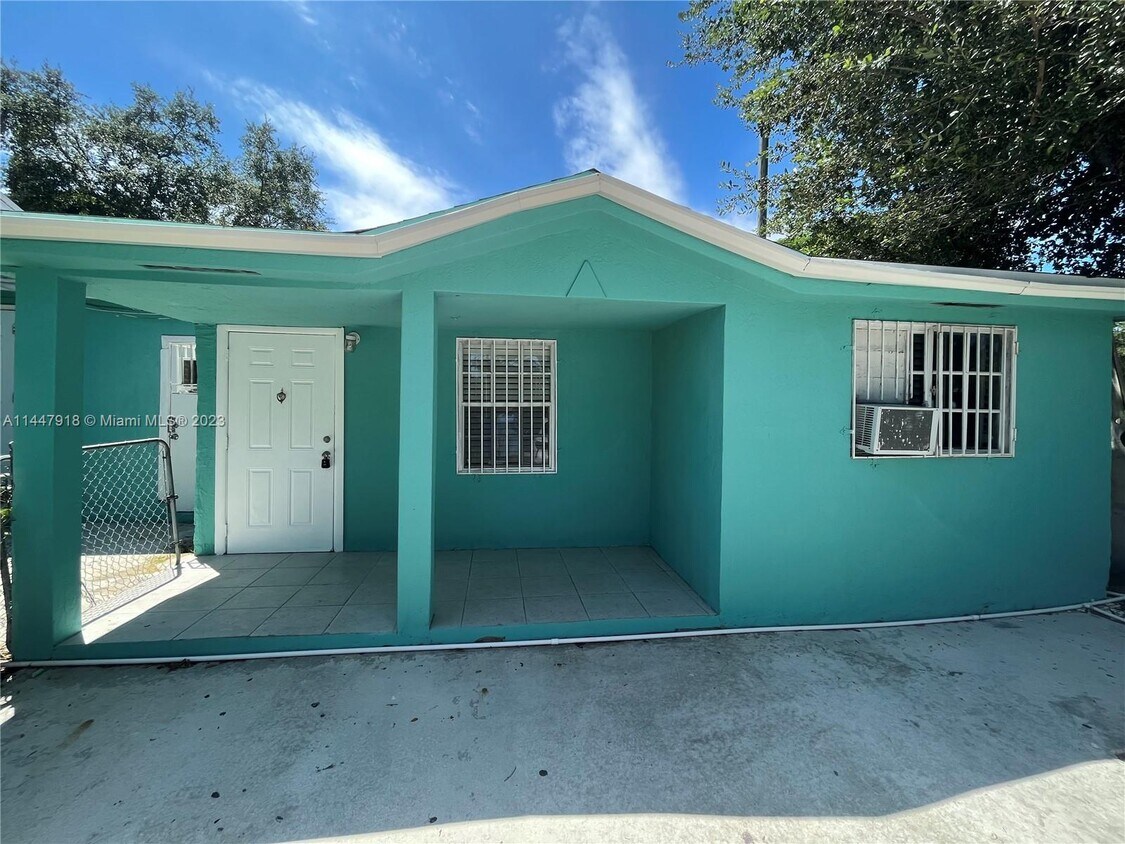 Primary Photo - 6136 N Miami Ave