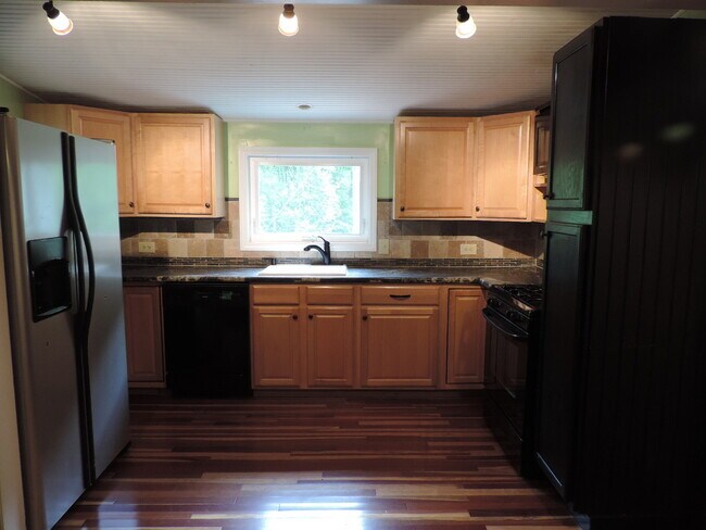 Foto del edificio - Great 3/2.5 in Vilas, just minutes to Boone! Available in June!