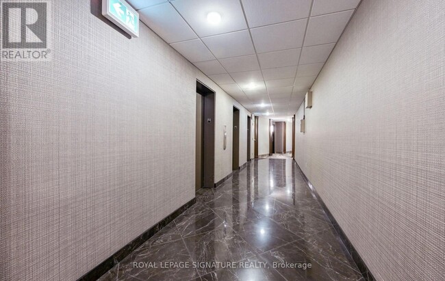 Photo du bâtiment - 714 The West Mall