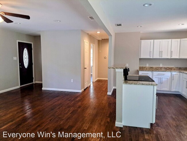 Building Photo - 3 br, 2 bath House - 5301 Wood Land
