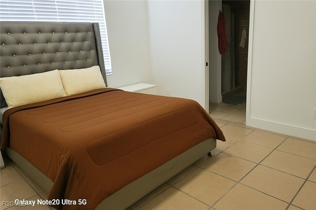 Foto del edificio - 702 Milton Ave N
