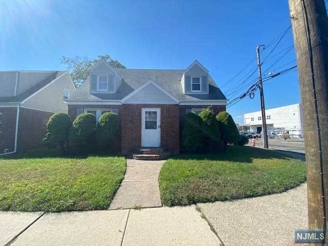 Primary Photo - 702 Mola Blvd