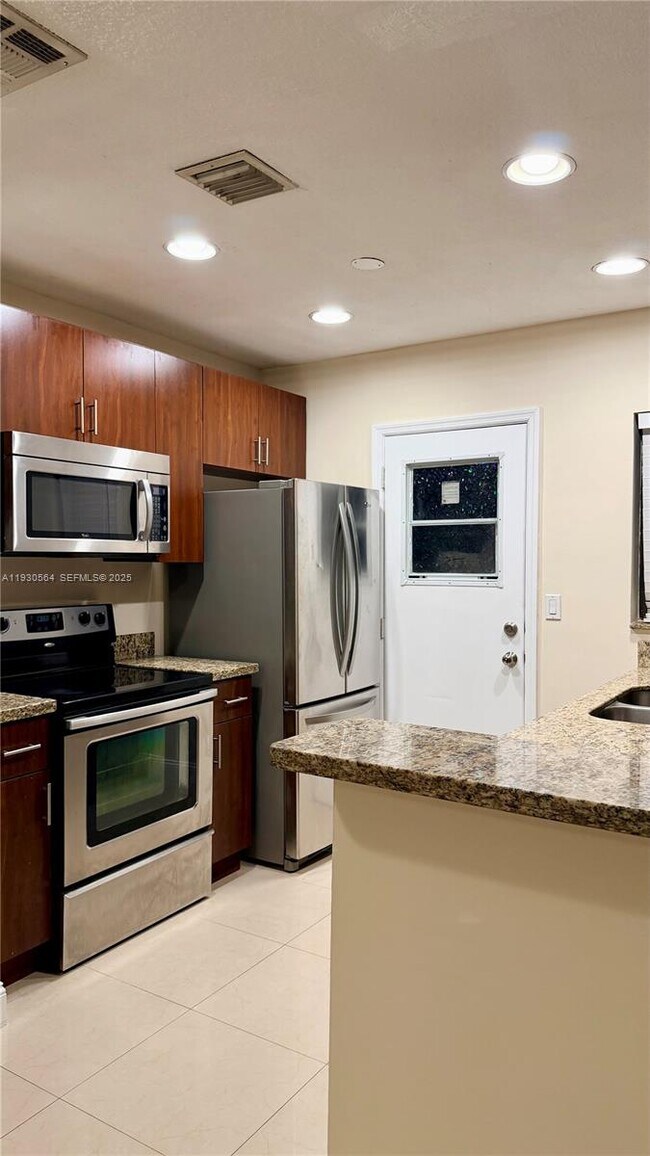 Foto del edificio - 1104 NE 17th Terrace