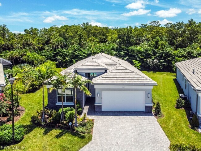 Building Photo - 11417 Jacaranda Dr