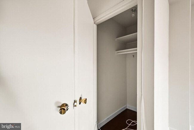 Foto del edificio - 1111 Arlington Blvd