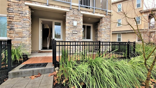 Foto del edificio - 5967 Raleigh Rd