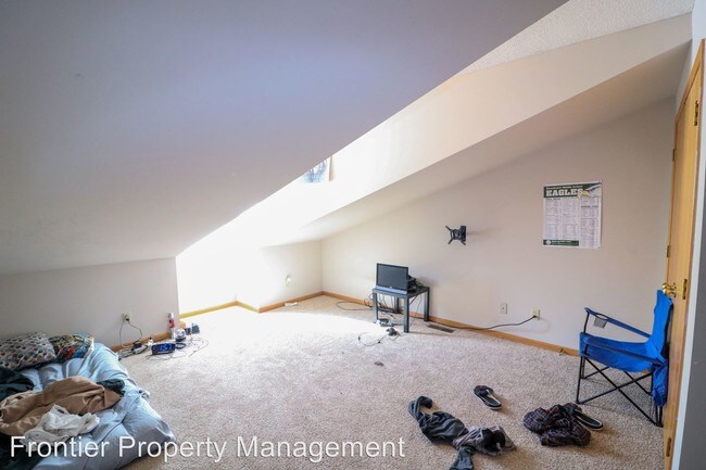 Building Photo - 4 br, 2 bath House - 2710 Kirkwood Dr.