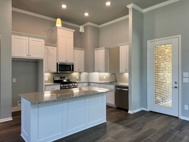 Building Photo - 448 Preston Ridge