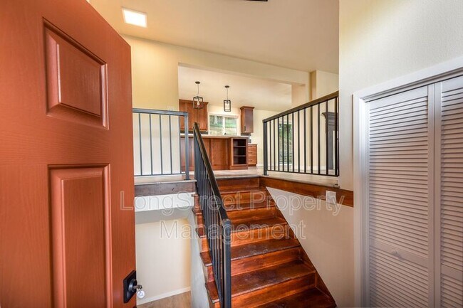 Building Photo - 3020 NW Ashwood Dr