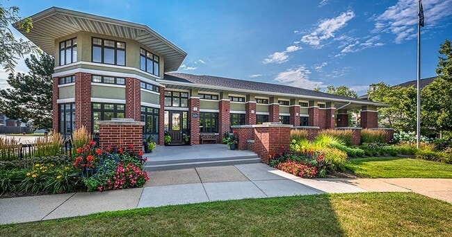 Foto del edificio - Woodlake Apartments