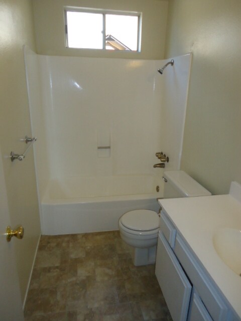 Foto del edificio - 3 Bedroom 2 Bathroom Single Story Home in ...
