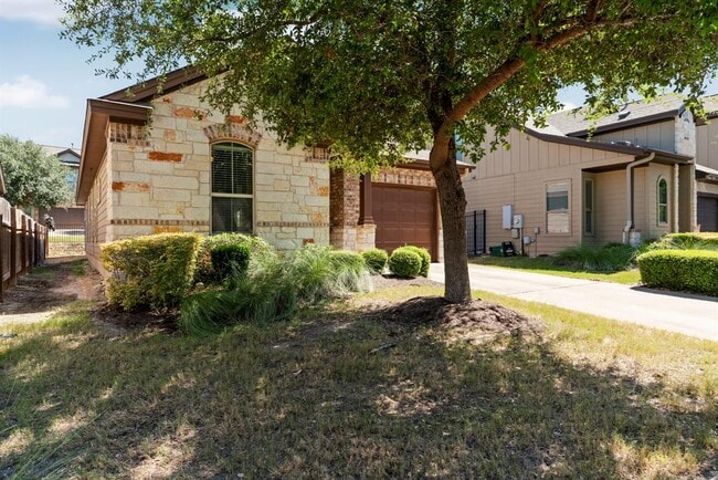 Building Photo - 9925 Milla Cir
