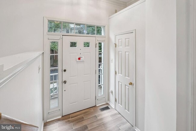 Building Photo - 15831 Glacier Ct