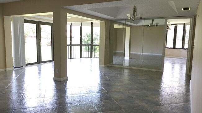 Foto del edificio - 17138 Waterbend Dr