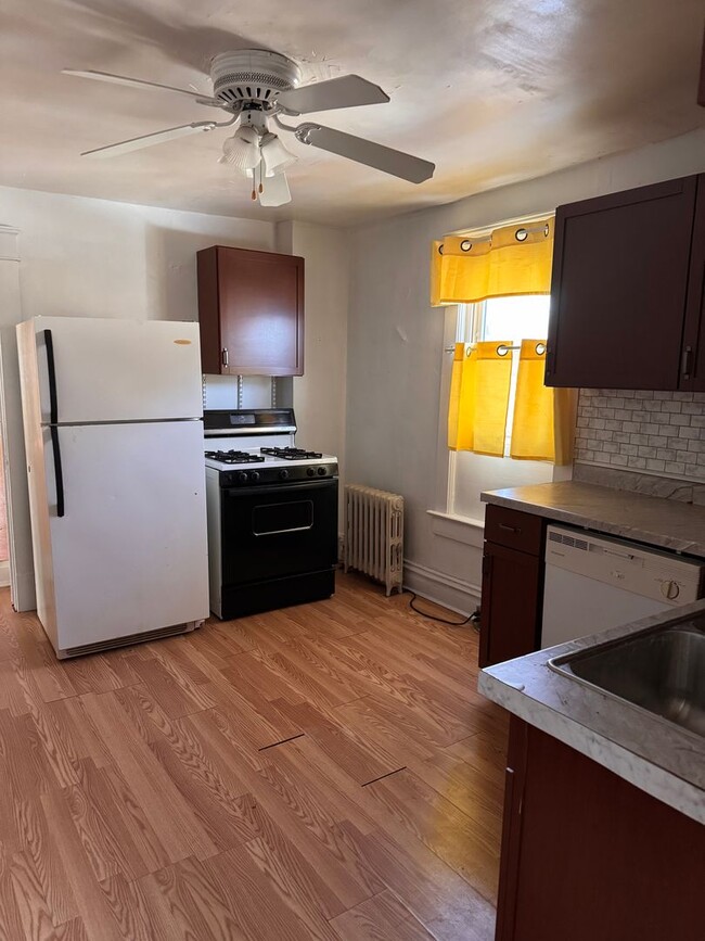 Building Photo - 1807 Moravia St