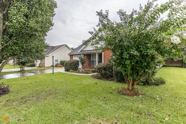 Building Photo - 446 Falkirk Dr
