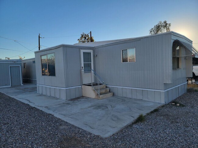 Foto del edificio - 2 Bedroom Mobile with Large Lot
