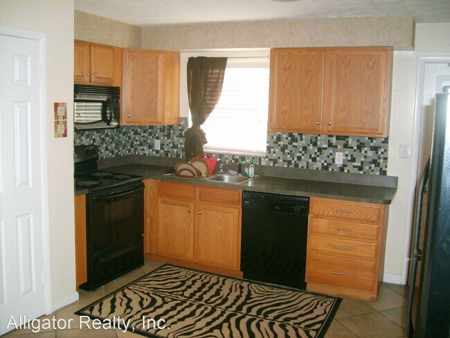 Foto del edificio - 3 br, 2 bath House - 506 NW 34 Street