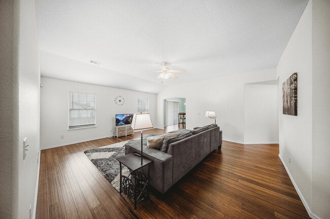 Foto del edificio - 2167 Sweetwater Ranch Ave