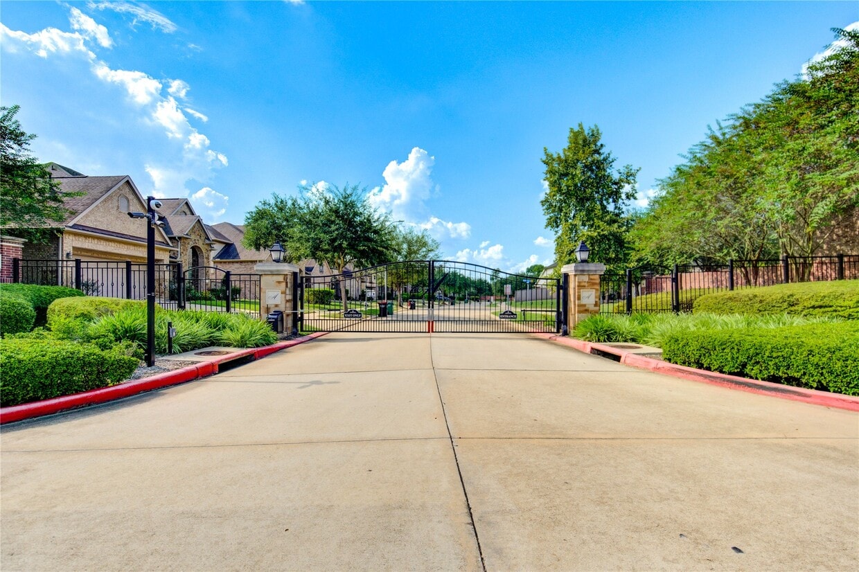 Primary Photo - 5530 Mangrove Creek Ln