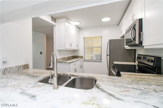 Foto del edificio - 2566 Kings Lake Blvd