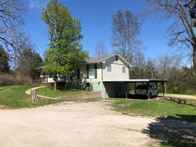 Building Photo - 3 Bedroom 2.5 Bath Home in the country!
