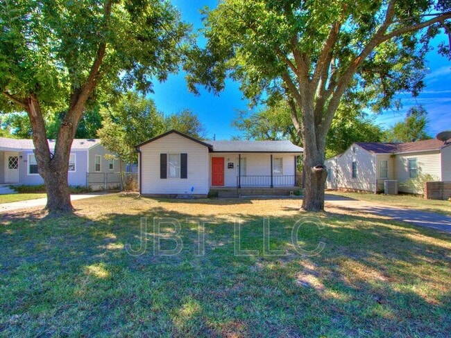 Photo - 314 W Peach St House