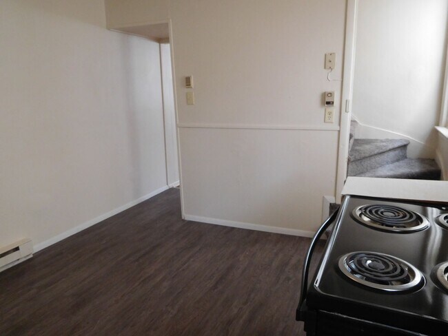 Foto del edificio - 451-453 West Fifth Street
