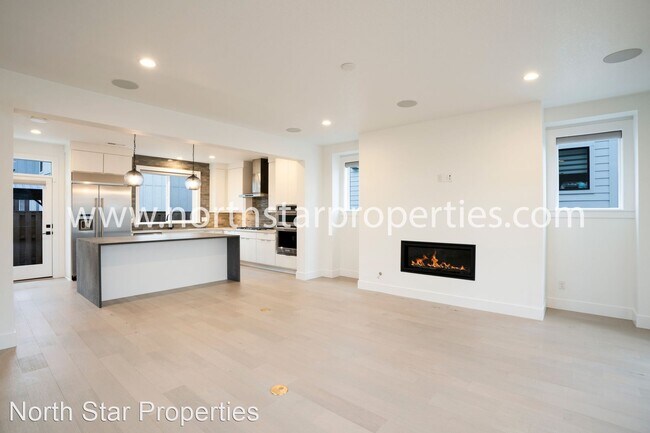 Foto del edificio - 4 br, 3.5 bath House - 4246 NW Woodgate