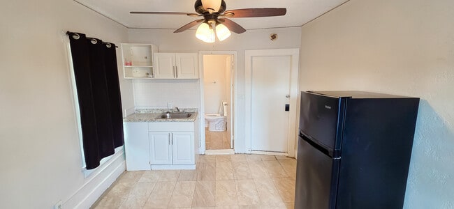 Foto del edificio - 306 Taylor Ave