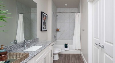 Building Photo - 2425 Bell St