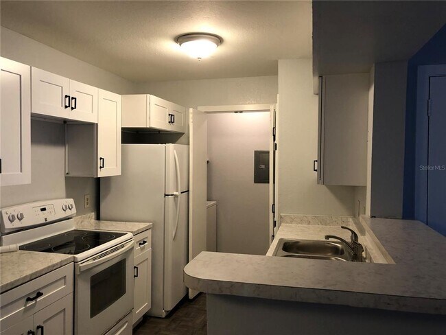 Building Photo - 5540 Devonbriar Way