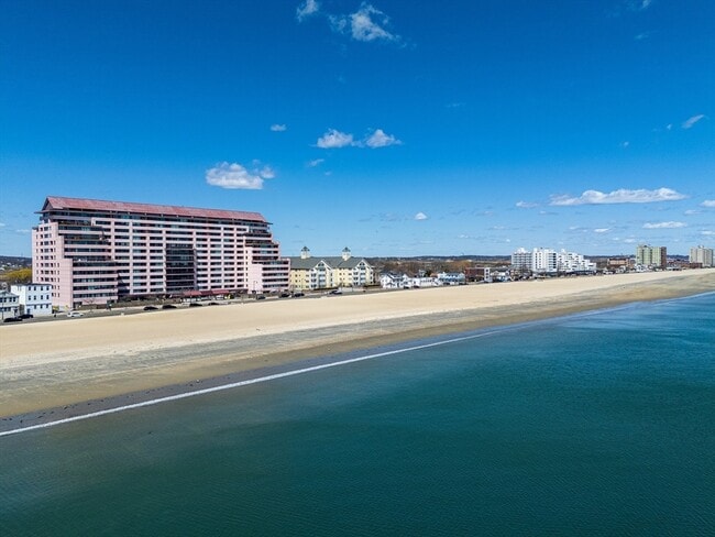 Building Photo - 356 Beach St