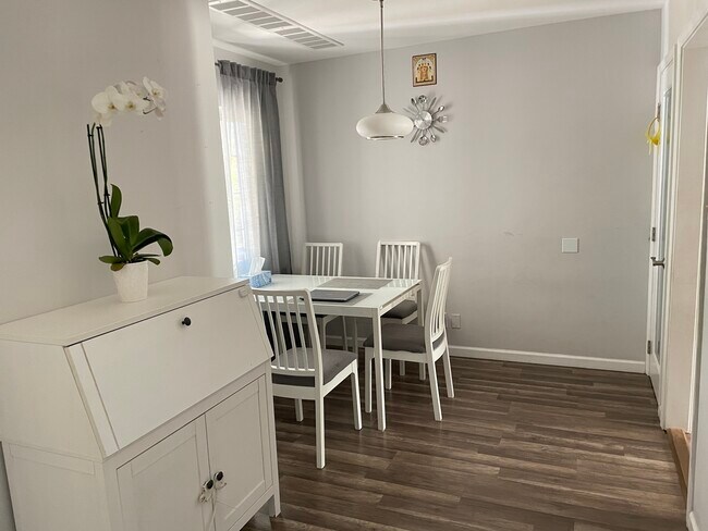 Foto del edificio - 1162 Francine Ct